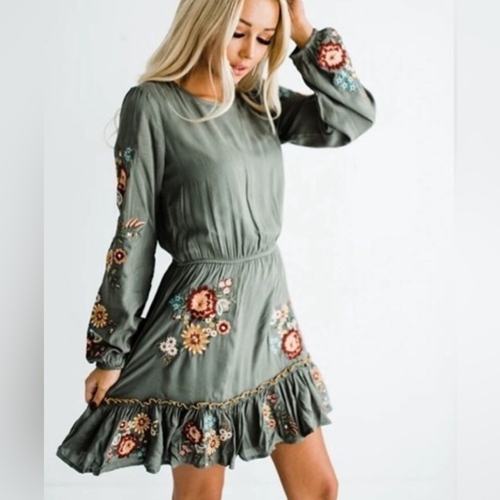 Savanna Jane Dress by Andree, olive green embroidered floral dress, size Large